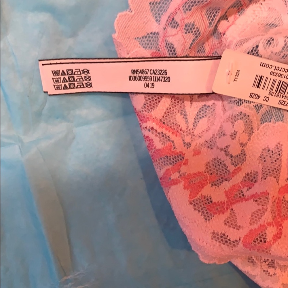 New!! 2 pairs of Victoria Secret underwear - Picture 5 of 5